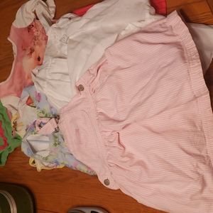 Lot of girls clothes Size 5/6 6items